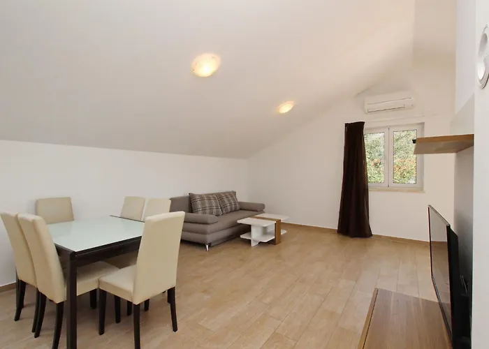 Smojver Apartman Baška